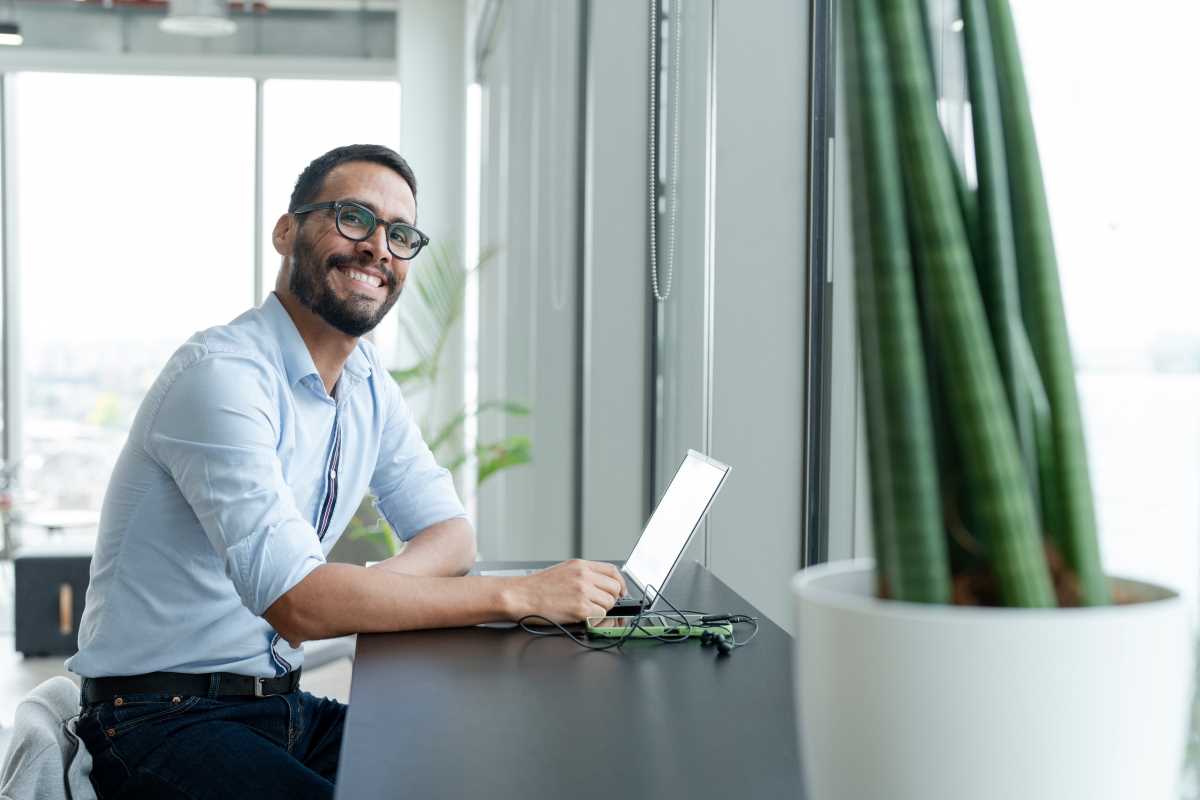 Small Business Strategies That Help Companies Grow Faster and Compete With Larger Competitors